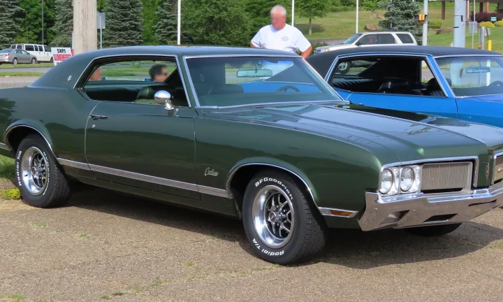Photo réelle d’une Oldsmobile Cutlass illustrant le guide d’achat belge