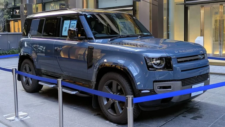 Voiture réelle photographiée en extérieur pour « Les options de financement chez un concessionnaire pour votre occasion en Belgique »