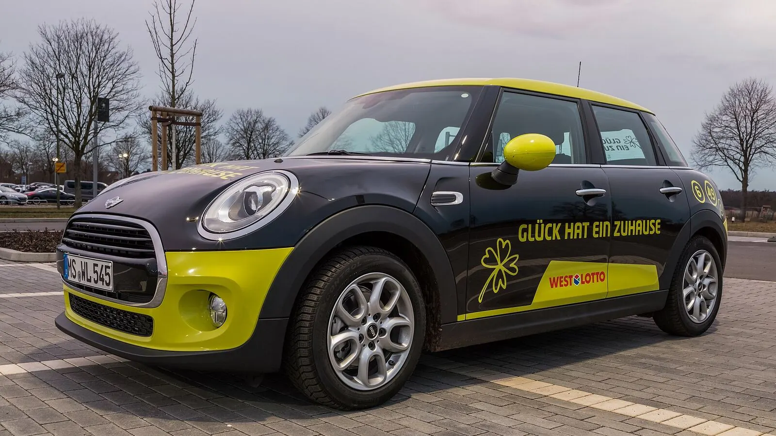 Voiture réelle photographiée dans un contexte de démarches automobiles pour « Permis de Conduire en Belgique »
