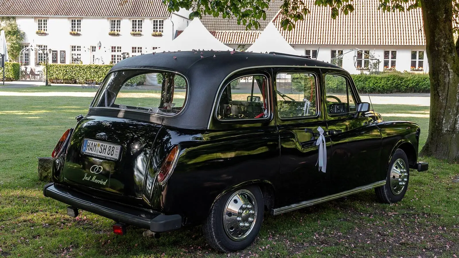 Voiture réelle photographiée dans un contexte de démarches automobiles pour « Les pièges à éviter lors de la signature d’un contrat de leasing en Belgique »