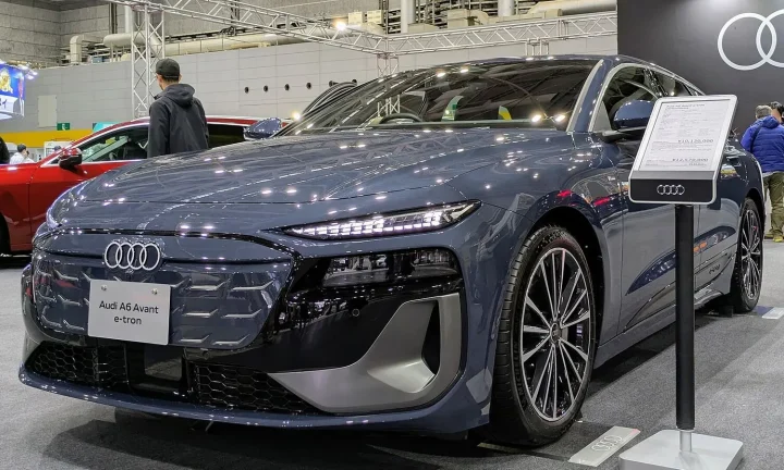 Voiture réelle photographiée en extérieur pour « Les meilleures plateformes et sites pour trouver sa voiture d’occasion en Belgique »