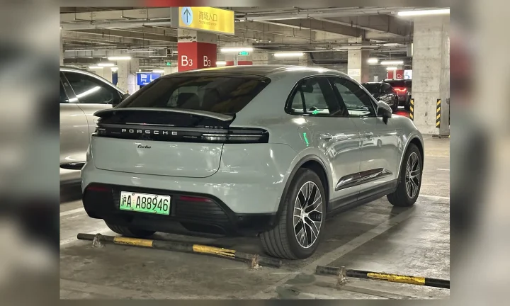 Photo réelle d’une Porsche Macan illustrant le guide d’achat belge