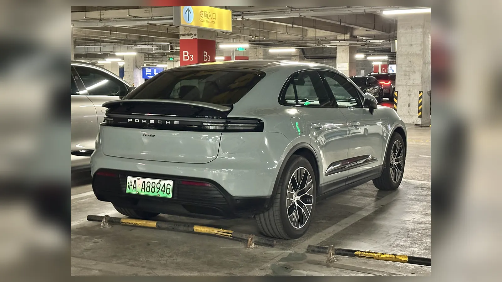 Photo réelle d’une Porsche Macan illustrant le guide d’achat belge