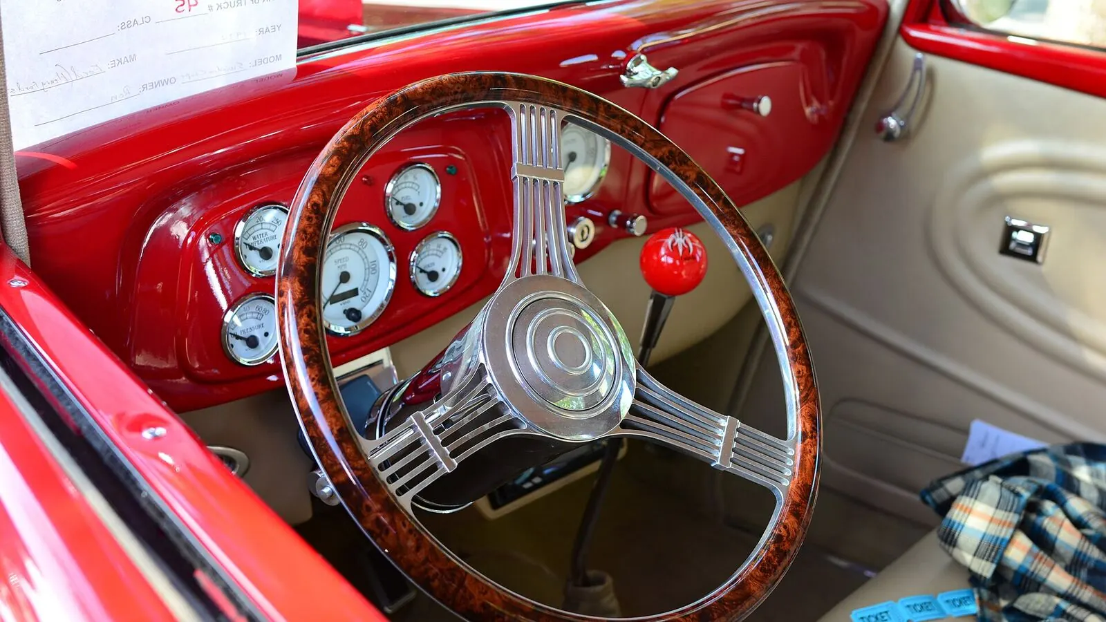 Voiture réelle photographiée en extérieur pour « Préparer sa Voiture à la Vente: Nettoyage et Petites Réparations Qui Rapportent »