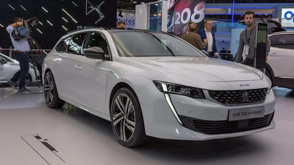 Voiture réelle photographiée en extérieur pour « Quels moteurs essence d’occasion sont les plus fiables ? »