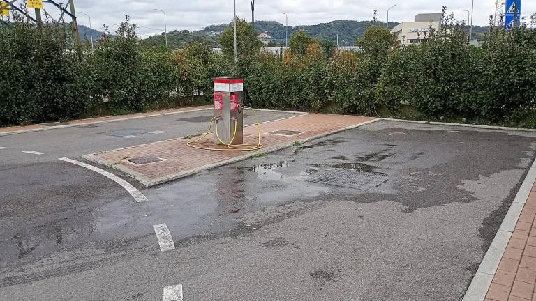 Camping-car réel photographié sur la route ou en stationnement pour « Règles de Conduite pour Camping-car Poids Lourd (>3.5t) en Belgique »