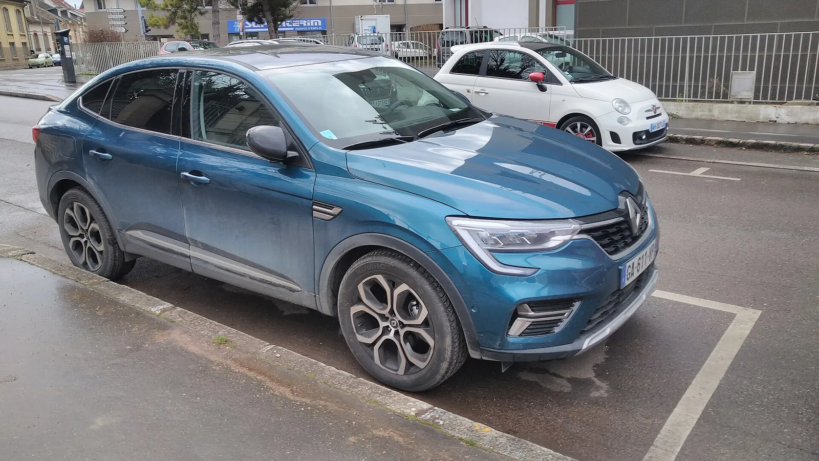 Photo réelle du modèle Renault Arkana en extérieur