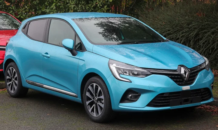 Renault Clio de cinquième génération photographiée de trois quarts avant
