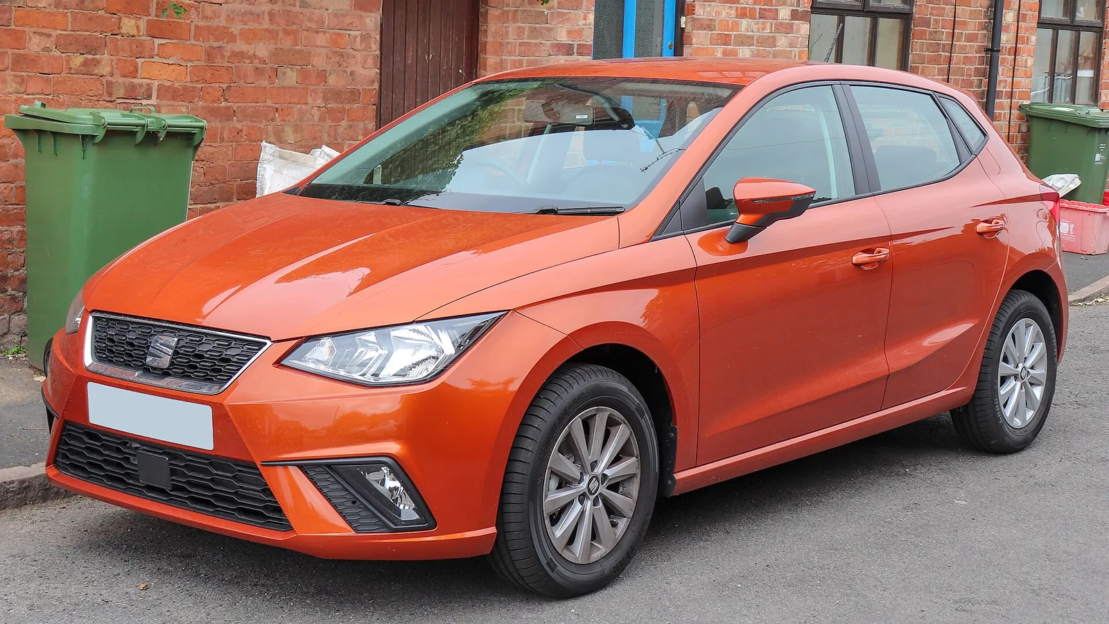 Photo réelle du modèle SEAT Ibiza en extérieur