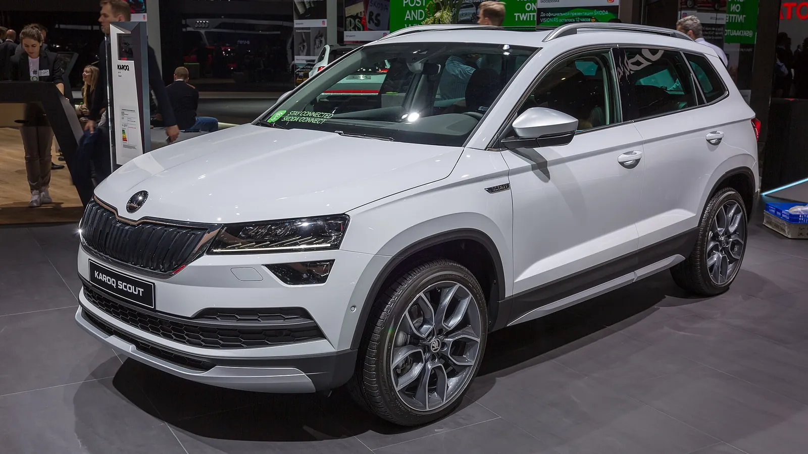 Photo réelle du modèle Škoda Karoq en extérieur