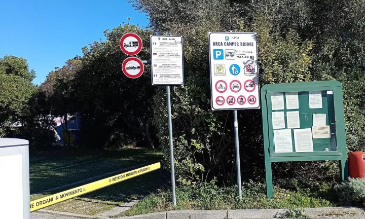 Camping-car réel photographié sur la route ou en stationnement pour « Stationnement et Nuitée en Camping-car en Belgique : La Législation »