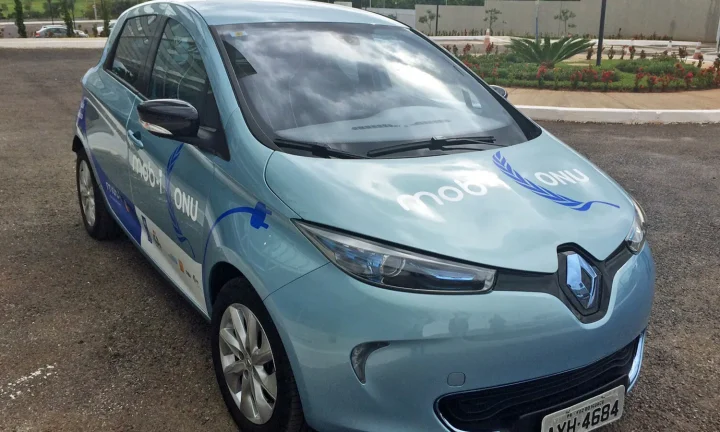 Voiture électrique réelle photographiée en extérieur pour « Technologies de Batteries VE : Comparatif et Durée de Vie pour le Marché Belge »