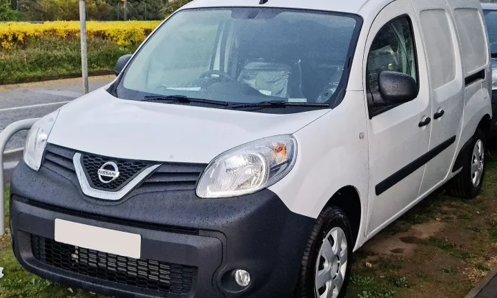 Voiture électrique réelle photographiée en extérieur pour « TVA sur les Voitures Électriques en Belgique : Ce Que Vous Devez Savoir »