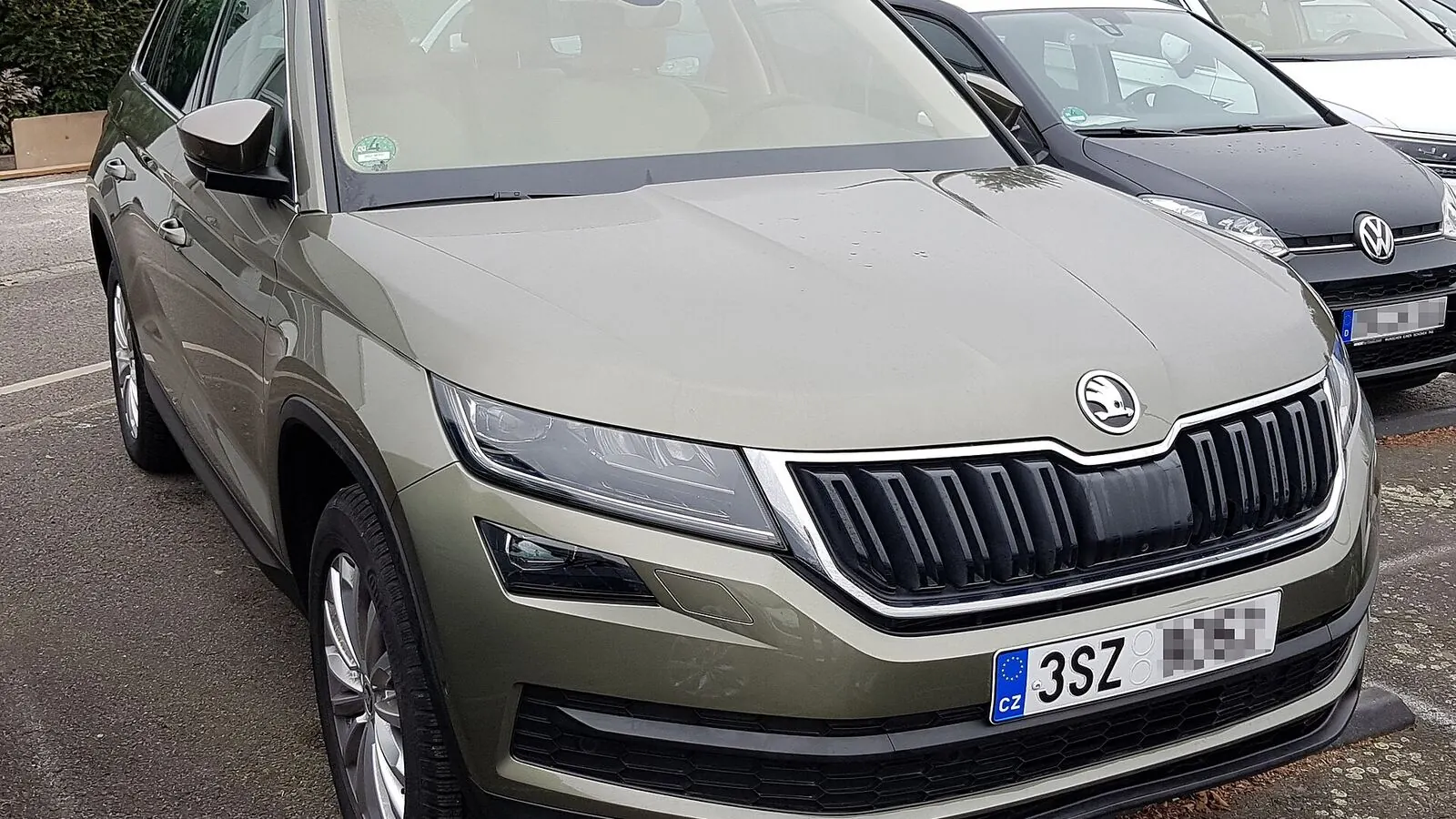 Voiture réelle photographiée en extérieur pour « Vendre sa Voiture d’Occasion en Belgique: Le Guide Complet »
