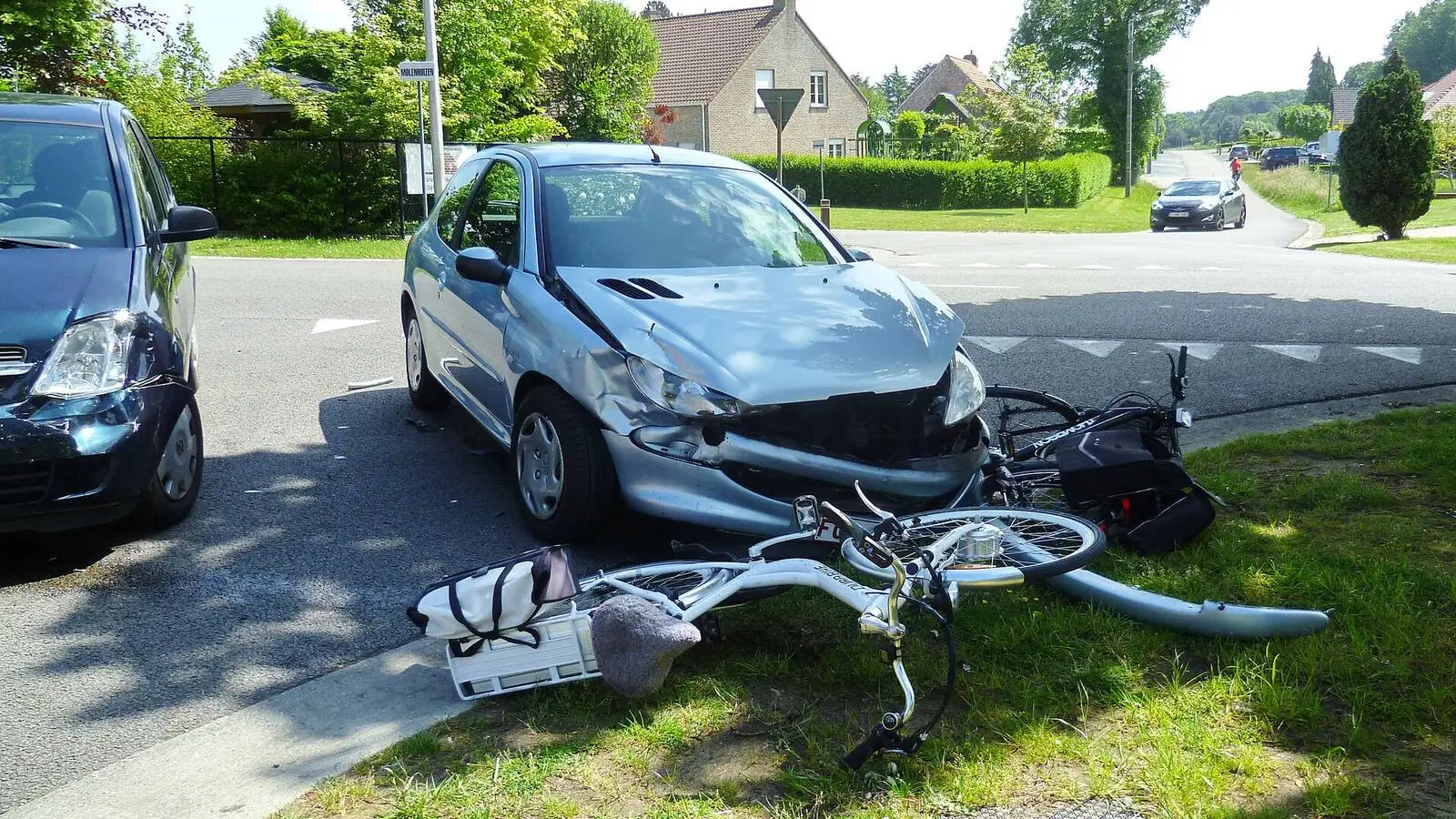 Voiture réelle photographiée en extérieur pour « Visite médicale pour le permis de conduire en Belgique: Qui est concerné? »
