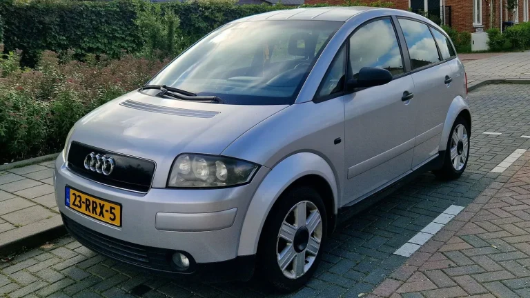 Voiture réelle photographiée en extérieur pour « Voitures d’occasion importées en Belgique : démarches et précautions »