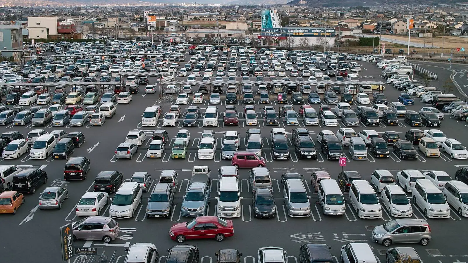 Voiture réelle photographiée en extérieur pour « Les Voitures les Moins Chères à Assurer en Belgique : Notre Sélection »
