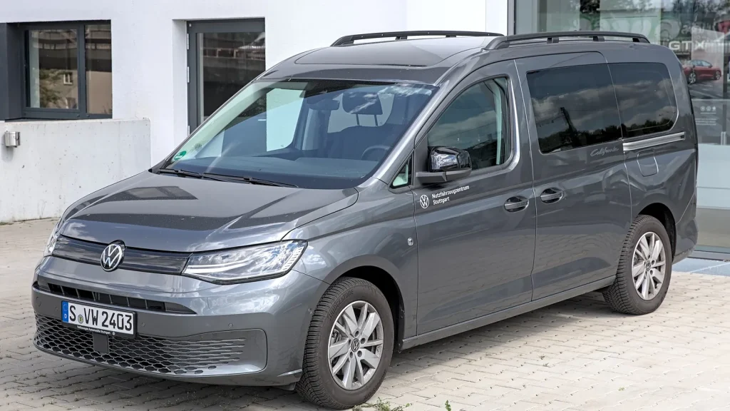 Volkswagen Caddy photographié en extérieur