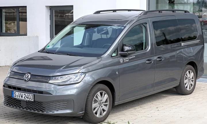 Volkswagen Caddy photographié en extérieur