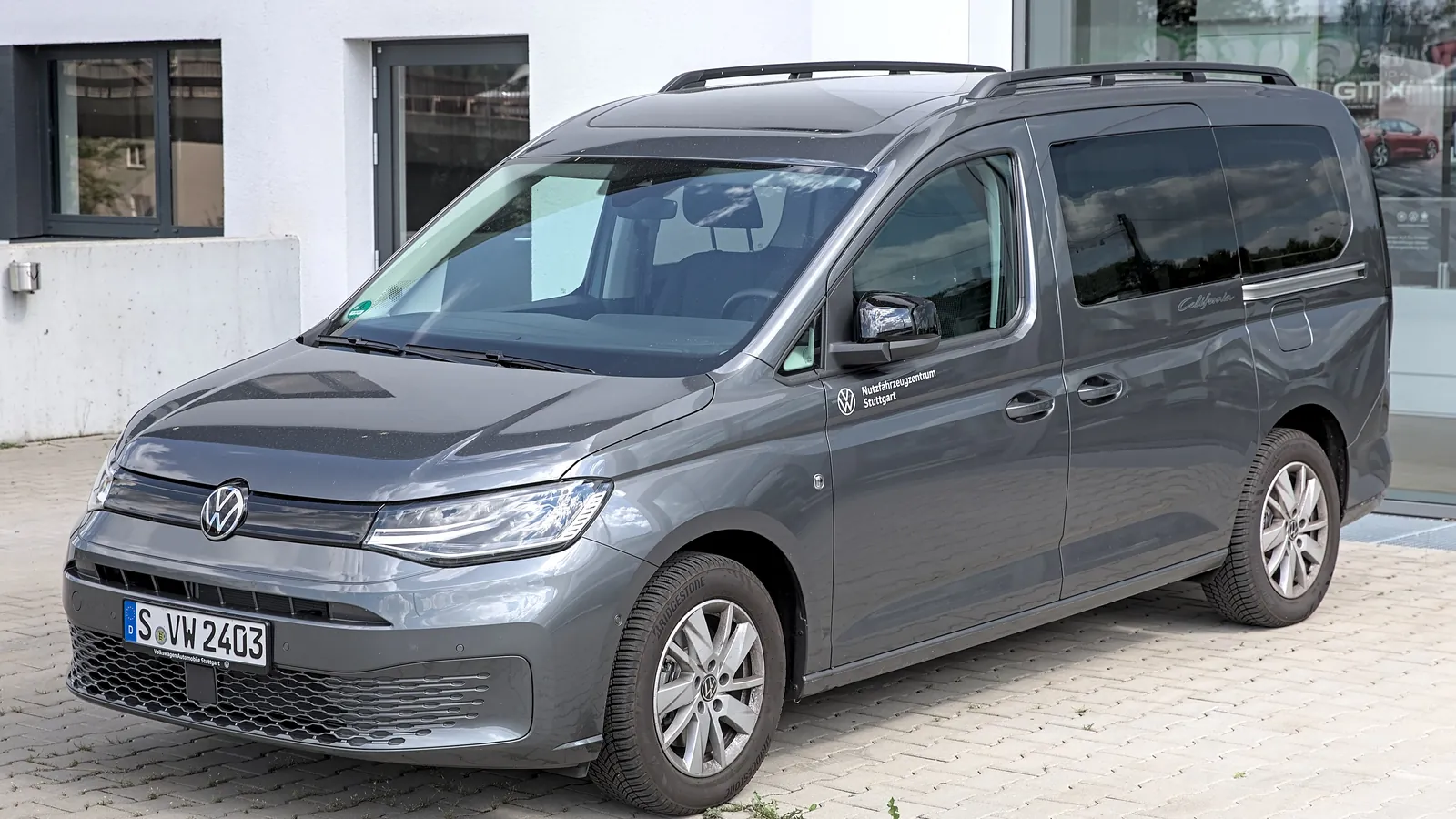 Volkswagen Caddy photographié en extérieur