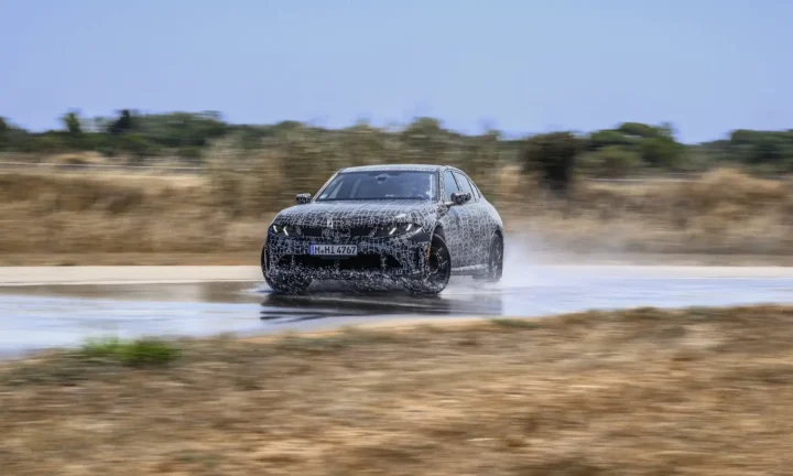 Prototype camouflé de la nouvelle BMW Série 3 pendant ses essais à Miramas