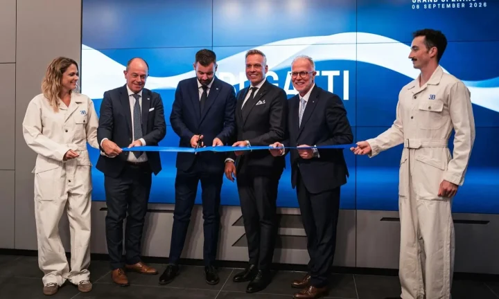 Voitures Bugatti exposées dans le nouveau showroom de Bruxelles