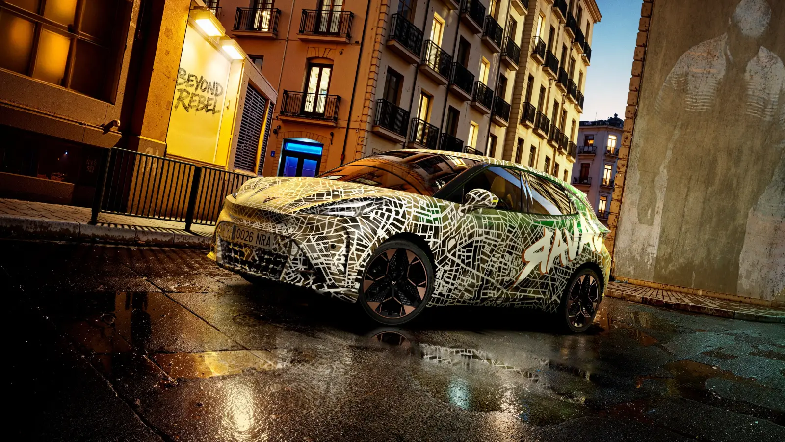 CUPRA Raval de présérie photographiée de trois quarts avant