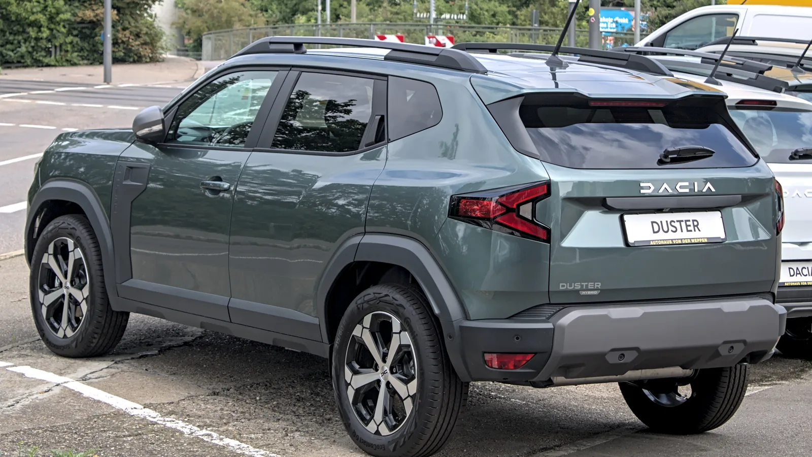 Dacia Duster de troisième génération gris, photographié en 2024