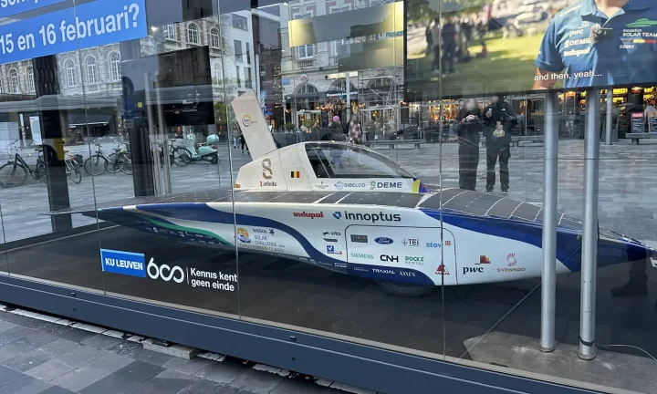 Prototype solaire Innoptus de KU Leuven exposé à Louvain en 2025