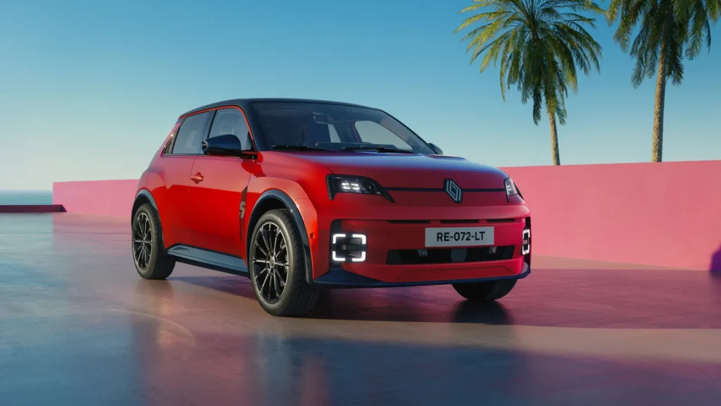 Renault 5 E-Tech electric rouge du millésime 2026 présentée en studio