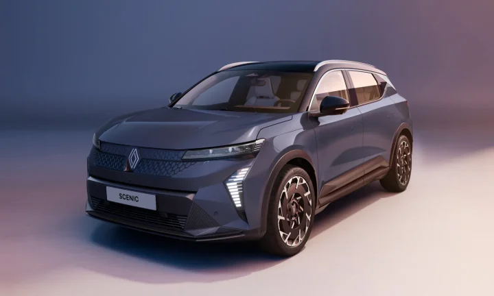 Renault Scenic E-Tech electric 2026 bleu présenté en studio