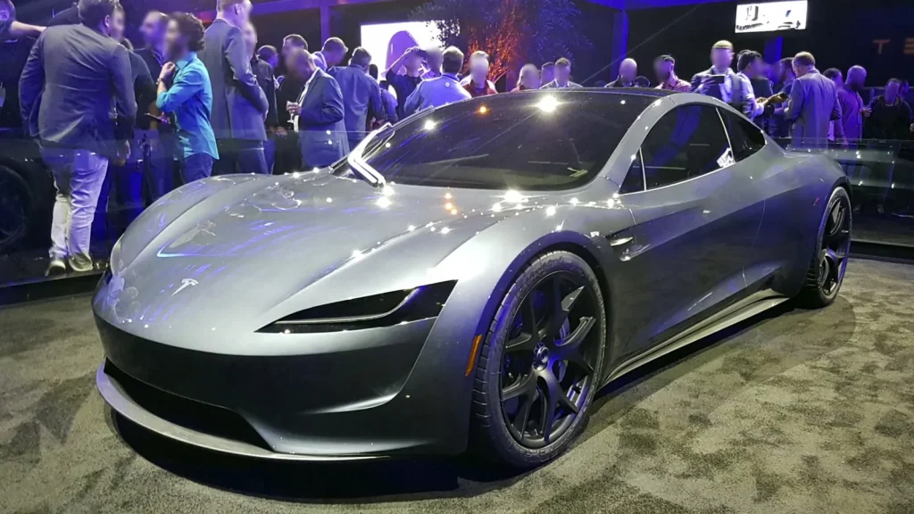 Prototype gris de la seconde génération du Tesla Roadster présenté en 2017