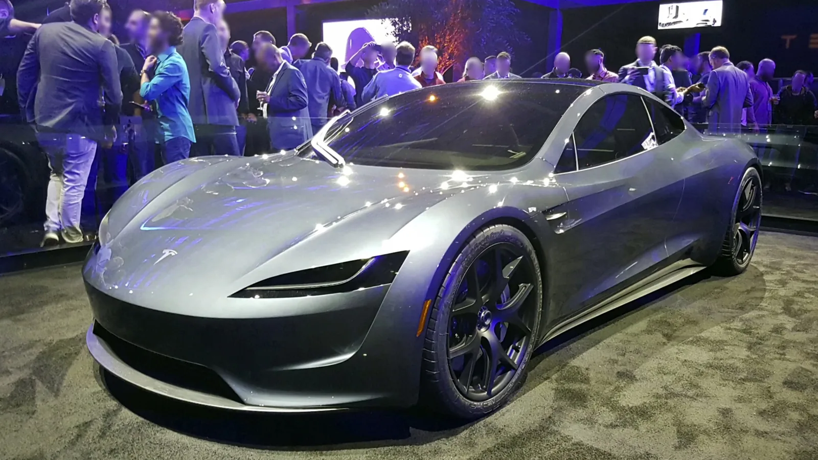 Prototype gris de la seconde génération du Tesla Roadster présenté en 2017