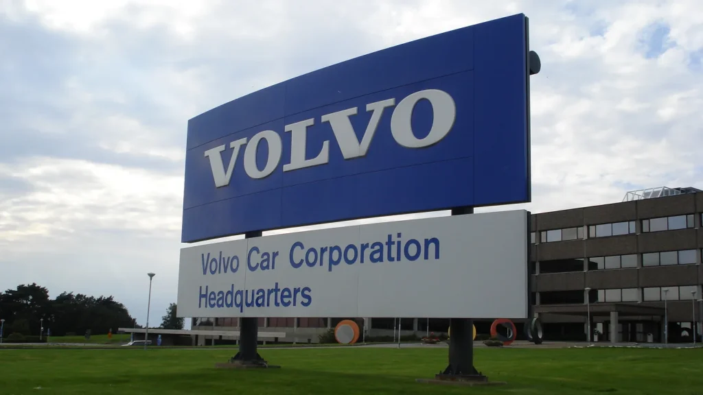 Siège de Volvo Cars à Göteborg vu depuis l’entrée du site
