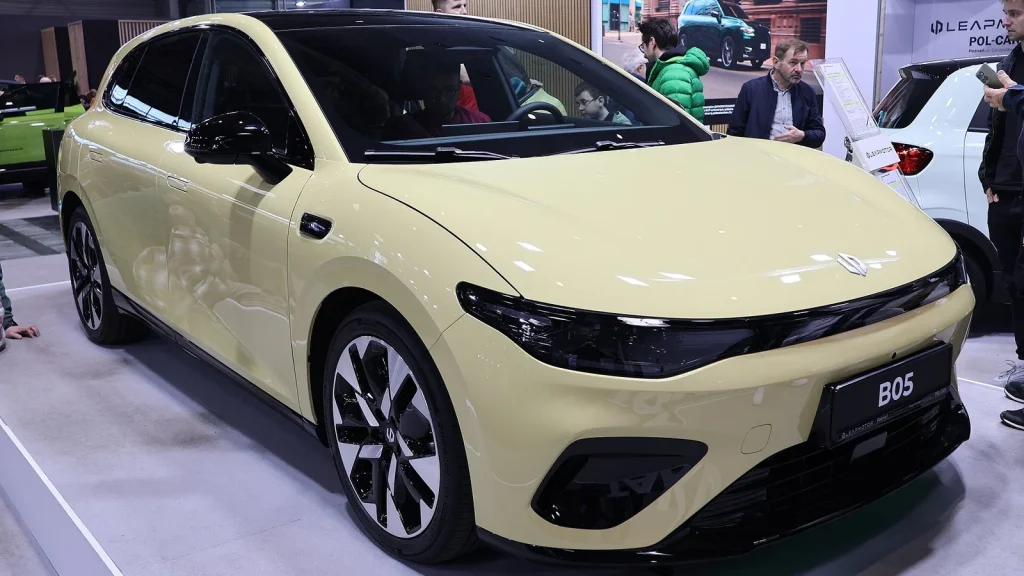 Leapmotor B05 exposé au salon de Poznań en 2026