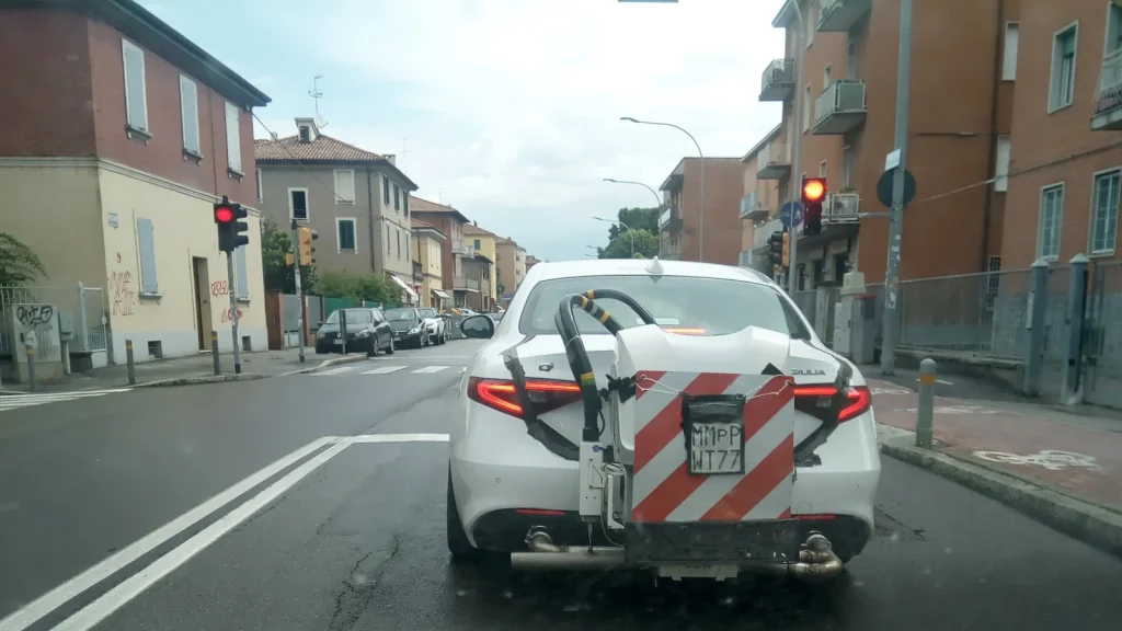 Voiture équipée d’un appareil de mesure des émissions en conditions réelles