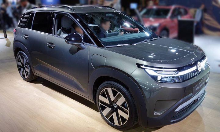 Volkswagen ID. Cross grise exposée au Mondial de Paris 2026